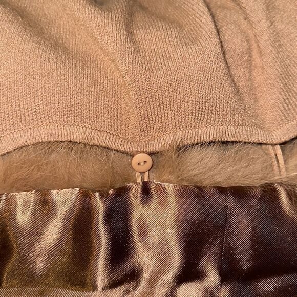 Michelle Nicole XL Tan Knit Button Front V-Neck Fox Fur Collar Elegant Cardigan - Picture 11 of 14